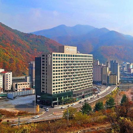 Jeongseon Intoraon Hotel Exteriör bild
