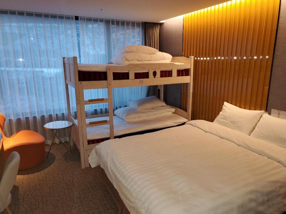 Jeongseon Intoraon Hotel Exteriör bild