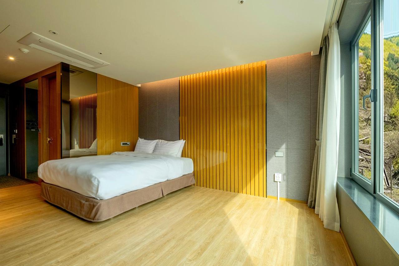 Jeongseon Intoraon Hotel Exteriör bild